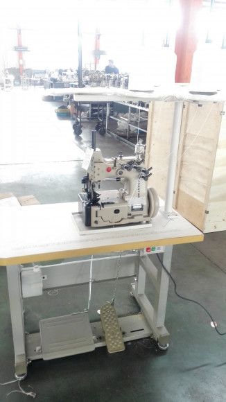 Машина для пошиття біг-бегів CS 80700 Машина для пошиття біг-бегів CS 80700